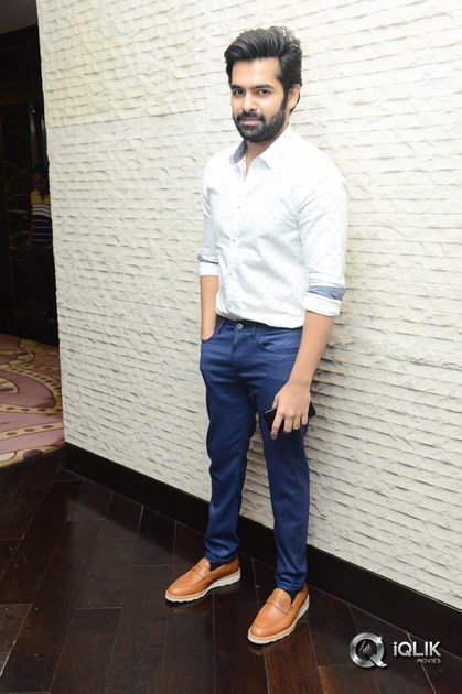 Vunnadhi-Okate-Zindagi-Movie-Pre-Release-Function